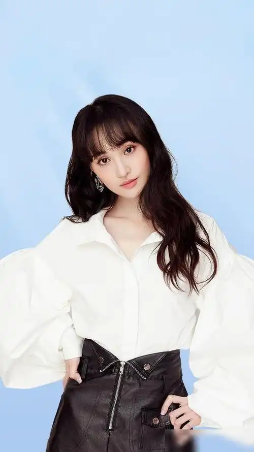 演员郑爽坦率正直的小仙女来看美美的照片吧