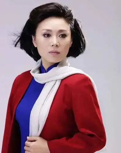 她是国家一级演员,嫁小15岁丈夫相爱15年无子女,如今两人似母子