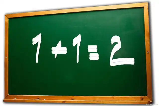 上幼儿园的女儿今天很兴奋,一回家就问我1 1等于几,我回答女儿说1 1=2