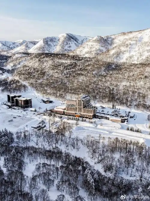 #春游季##带着微博去山野##滑雪#