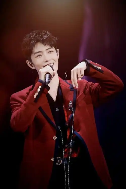 也是我们的甜甜的小王子肖战呐#肖战红衣战神野子舞台太燃了##肖战