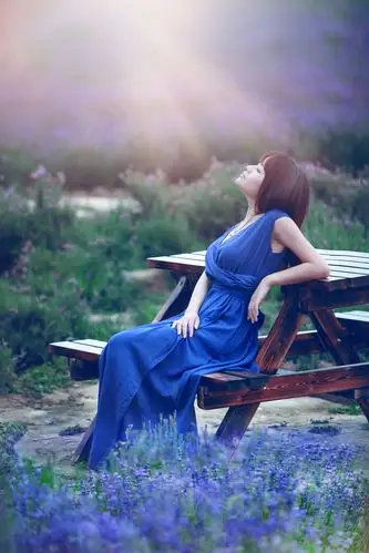 唯美的气质蓝色长裙美女户外写真,美女写真,唯美,气质,高雅大气很有范