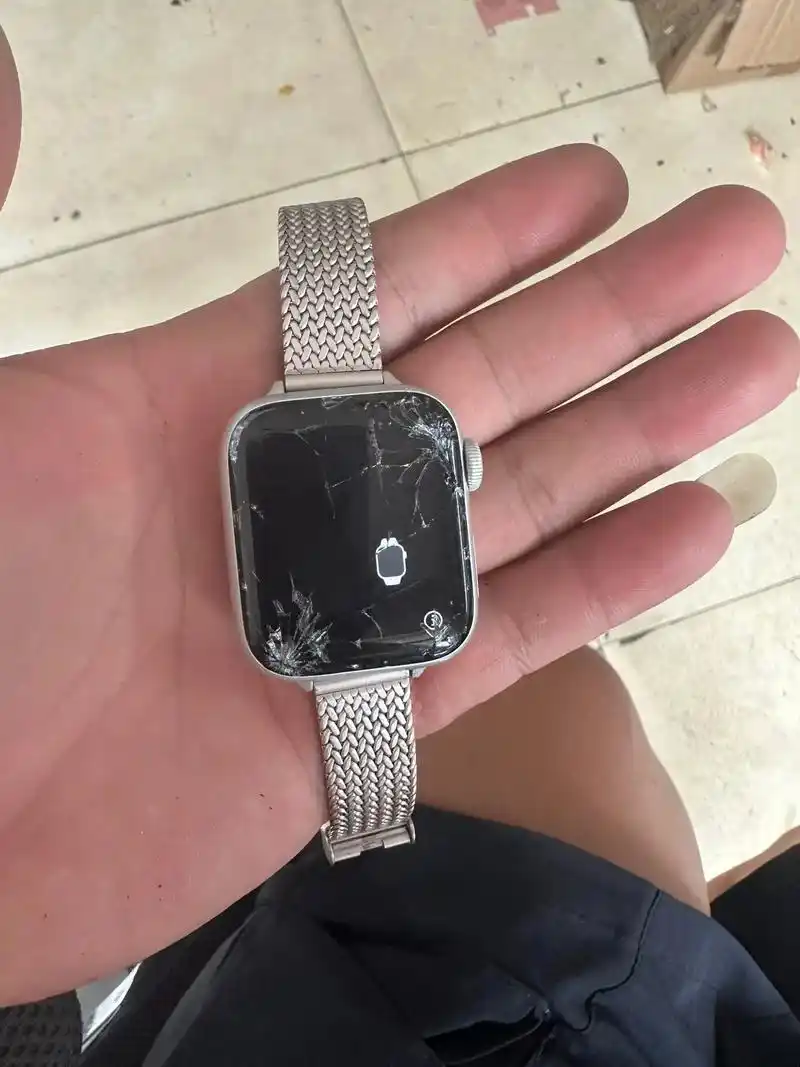 小姐姐 苹果手表碎 完美修复#玉溪 #手机维修 #数码科技 - 抖音