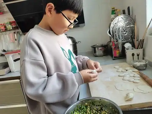 冬至包饺子浓浓文化情