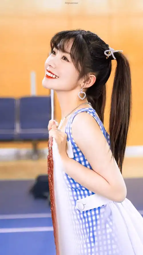 赖美云超话97#赖美云首专出发地平线#92夏天@赖美云截修|壁纸