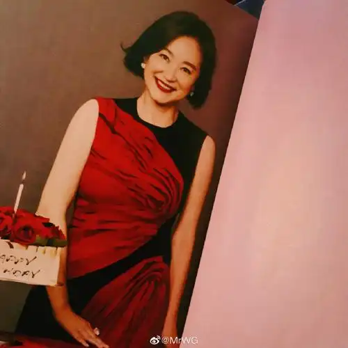 林青霞超话7515青霞小品,不妨细品——对月燃心灯,人生欢未尽78