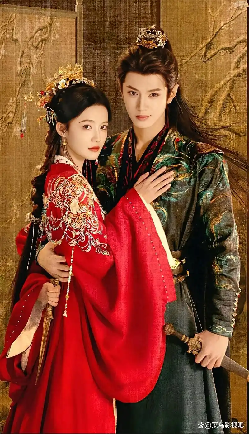 "李沁新剧《一笑随歌》官宣炸锅!龚俊神级留言藏不住,打戏爽到飞起"