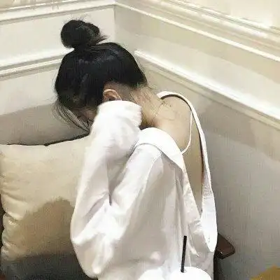 丸子头女生唯美微信头像2021最新款