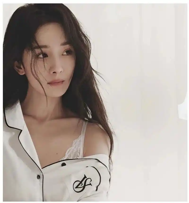 杨幂victoriassecret亚洲区品牌代言人  一组维密代言人杨幂 的新图