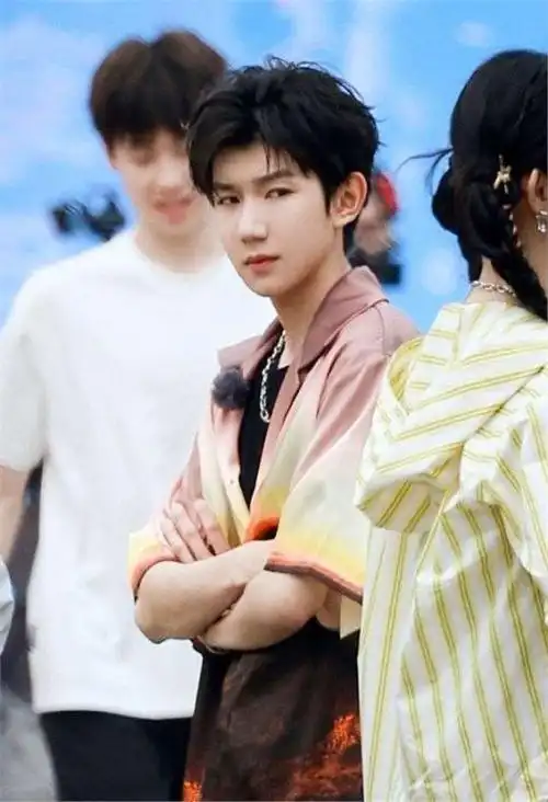 tfboys组合在2023年夏天宣布结束十年的历程,虽然没有明确的个人代表