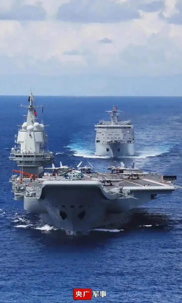 为什么滑跃航母看起来不如直通甲板航母有气势?就拿这张图来说,如果是