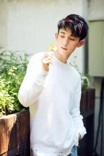 郭俊辰经纪人联系方式