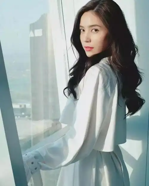 混血星女郎 像极香港性感女神|朱茵|记者|喜剧|编剧|张柏芝|莫文蔚