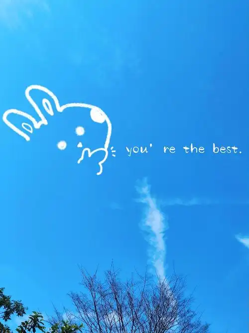 晚风:天空总是那么治愈～蓝色 干净而坚定 是天空的颜色 %蓝色治愈系