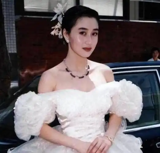 利智:被李连杰宠爱34年,风光背后都是眼泪