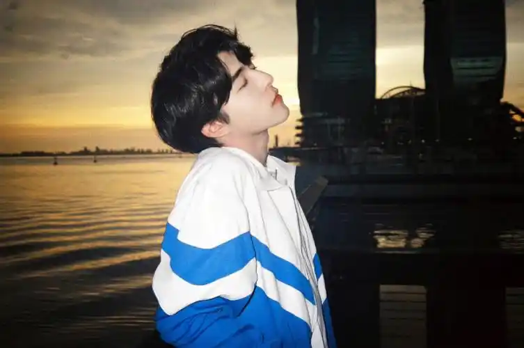 派派又给上壁纸啦校园派into1尹浩宇