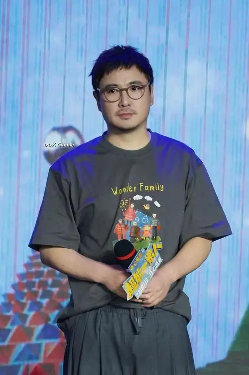 沈腾路演谈被叫大哥的原因,首先年纪比较大……|沈腾_新浪新闻