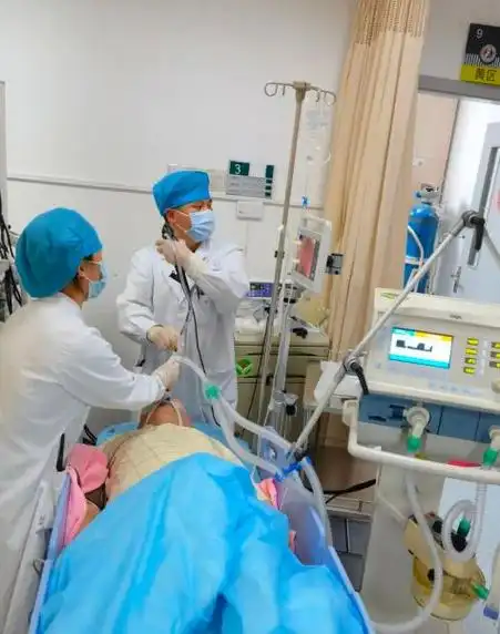 "急诊科医生要像豹一样敏捷,速度和反应都必须快,才能争取抢救时间;要