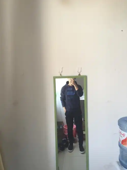 身高170体重140斤身材稍壮的男生如何搭配?