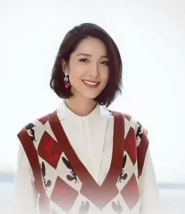 李亚男个人资料简介(年龄,星座,代表作品) - 魅图之家