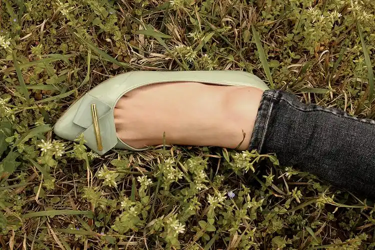 【自由原创裸足出品】到了可以穿单鞋不穿袜子去踏青的季节了【49p】