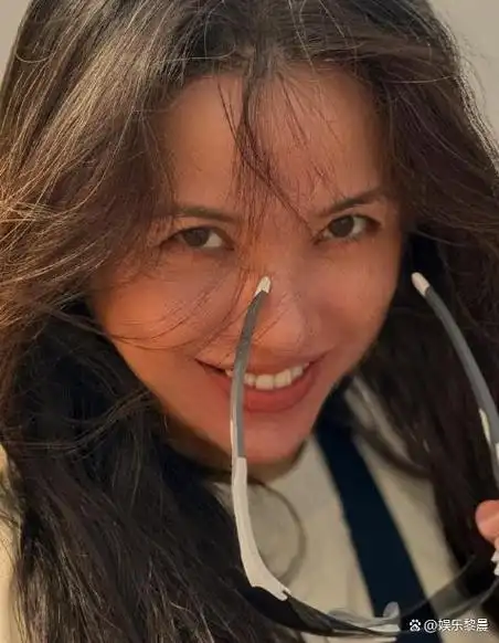 靳东言道:娶了李佳这样漂亮的好老婆,是我这辈子最幸运的事!