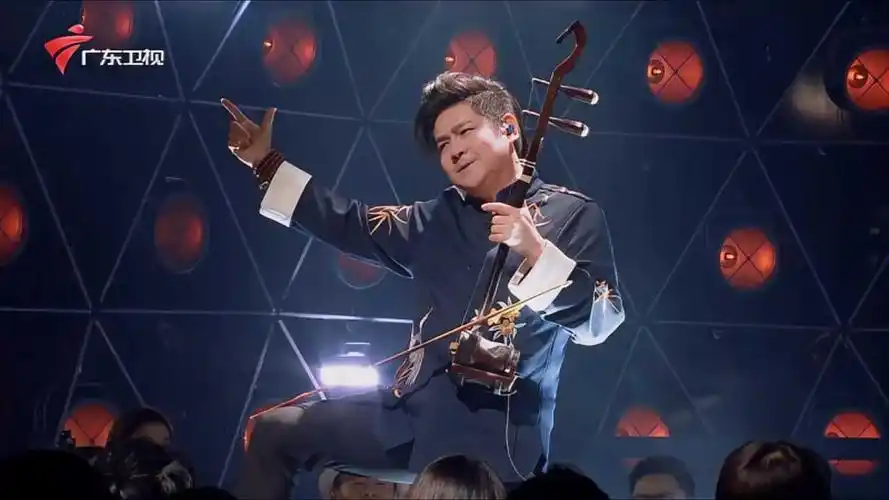 陈军老师用二胡《潇洒走一回》,这样的摇滚风太劲爆!