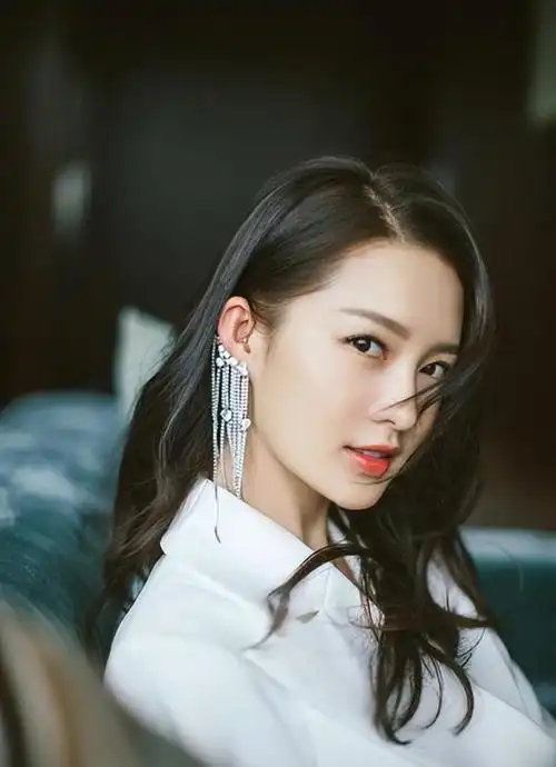 好家伙,看了李沁的沈近真,才知道什么叫民国千金大小姐