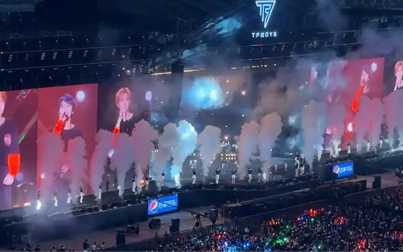 tfboys十周年演唱会现场heart