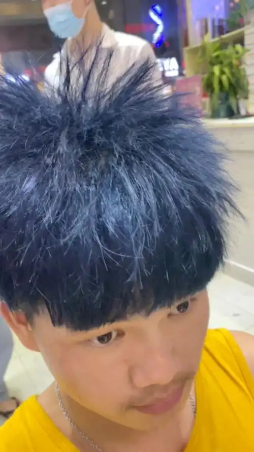 男士发型改造 #蓝黑色 #原相机 碎盖烟花烫,蓝黑色