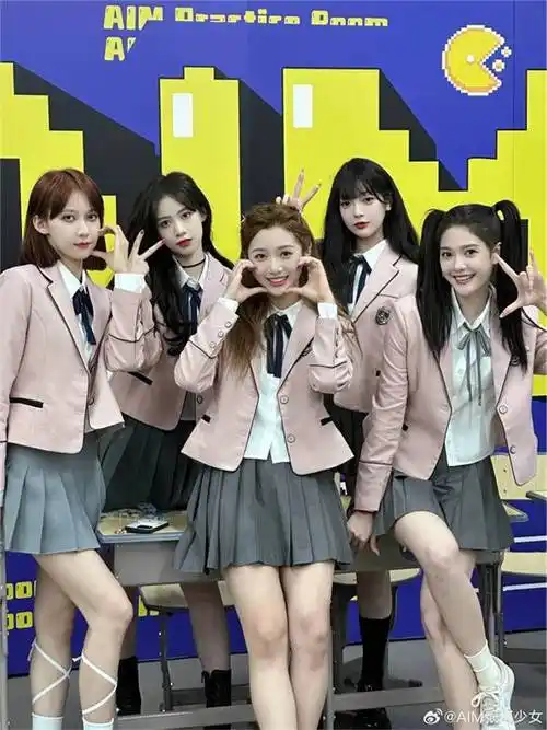 aim银河少女自制女团:一群再就业秀人在短视频平台出道_团里_舞蹈