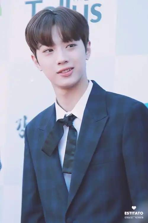 男版produce101 wanna·one 赖冠霖 cr.logo