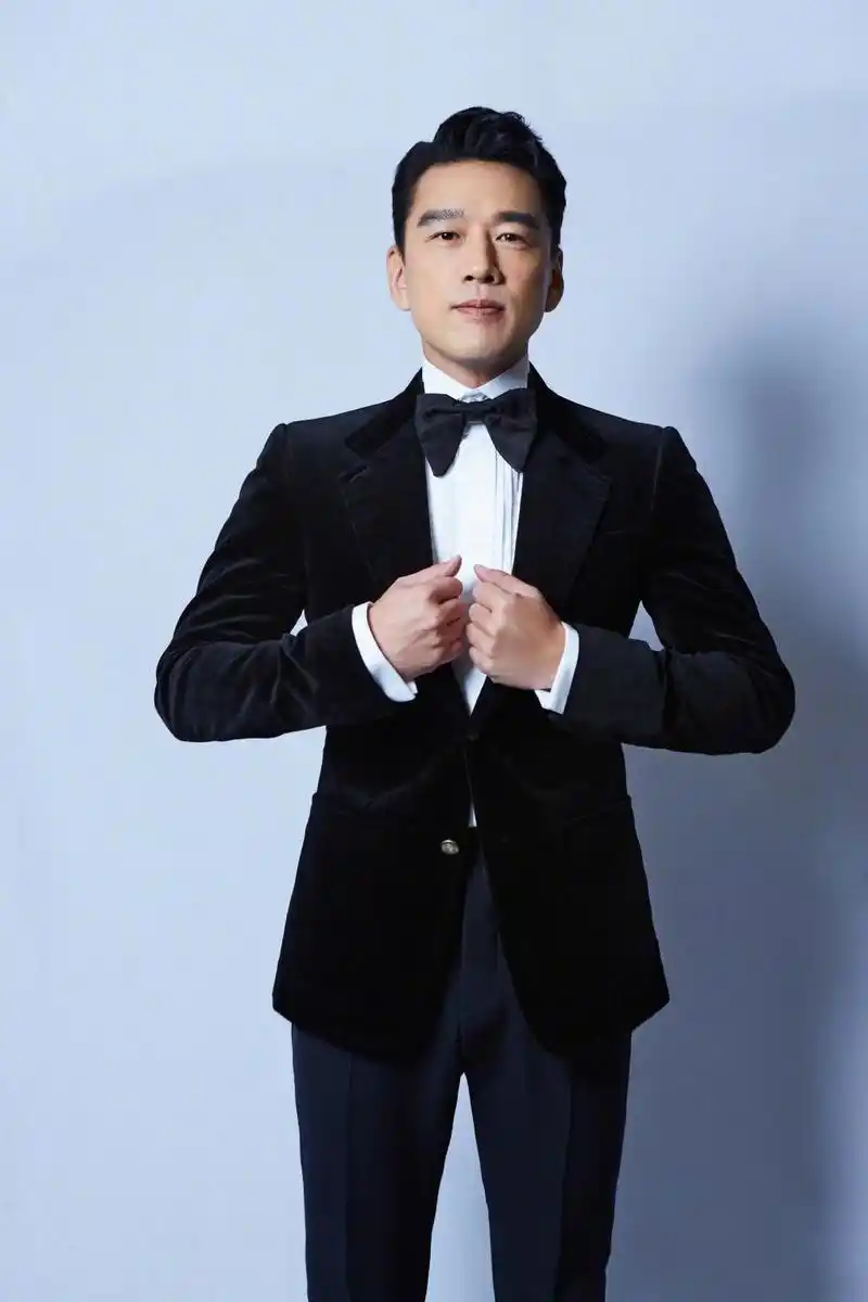 王耀庆时尚帅气写真,高清图片-纯色壁纸