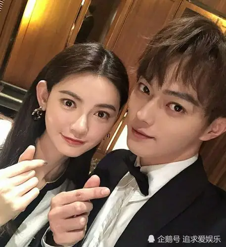 许凯换新女友?合照暴露一切,网友:真是口味大改!