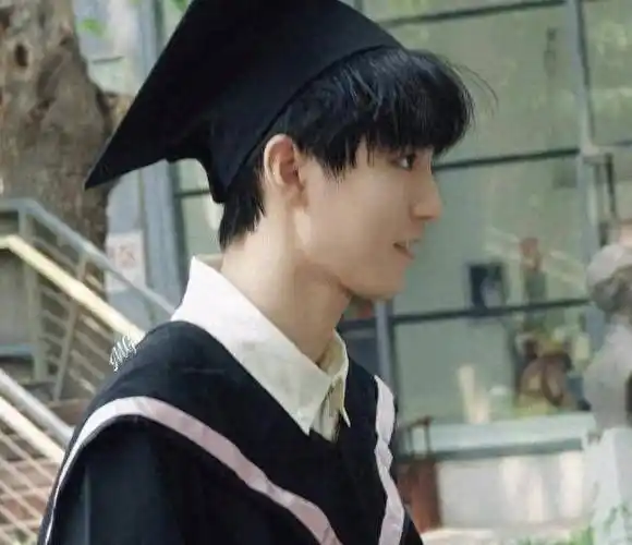 王俊凯真人长啥样?