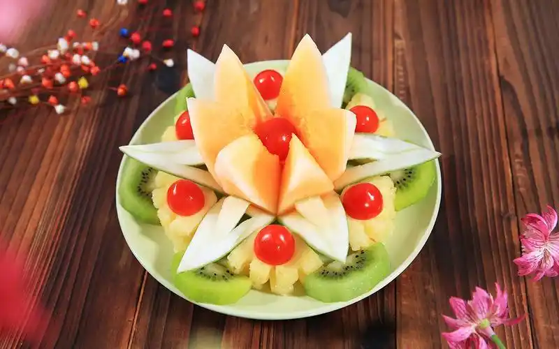 【小魔匠41】水果创意拼盘:哈密瓜菠萝果盘_哔哩哔哩 (゜-゜)つロ