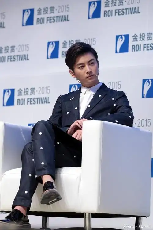 中二可爱在身上的陈晓