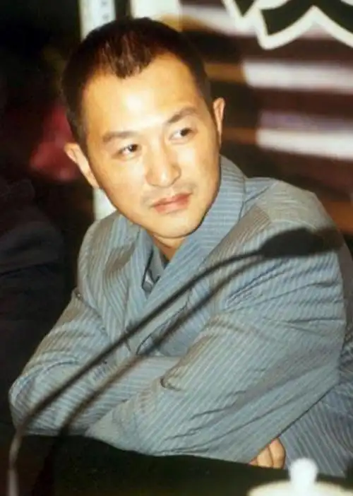 回顾歌手高枫:去世20年,妹妹曾泉定居在美国,父母从未忘记过他