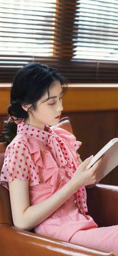 活力青春少女清新女生盛世美颜壁纸 全屏壁纸 锁屏壁纸 聊天壁纸 二传