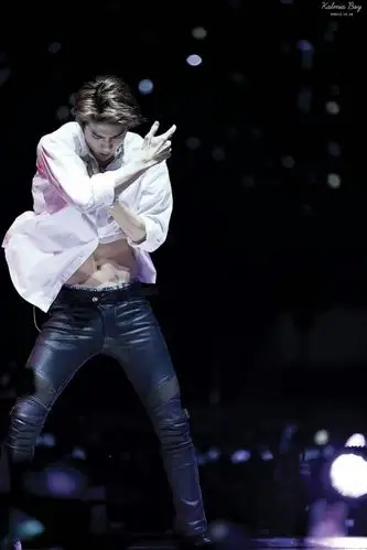 吴世勋图片有肉