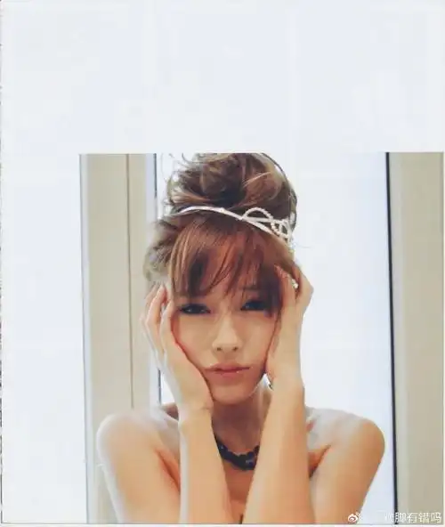 但是早期时的她还是留下了不少写真作品的,杨颖早期的写真作品备受