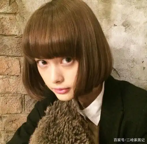 这几款圆脸女孩发型显瘦又减龄,拒绝大波浪,选错活该你显老气