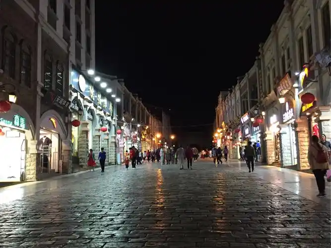 傍晚昭通陡街,好热闹哦