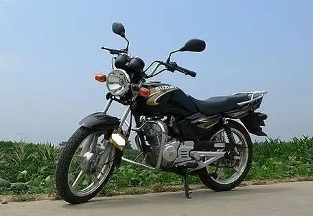 铃木gt125摩托车9成新4000元