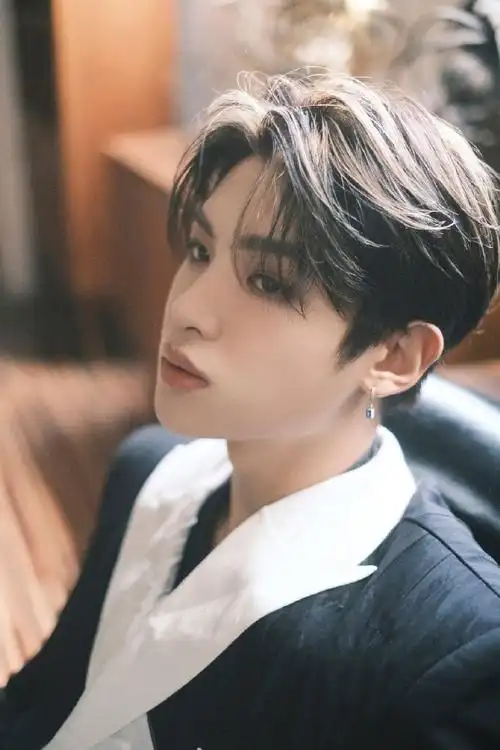 黄明昊这就是潮流