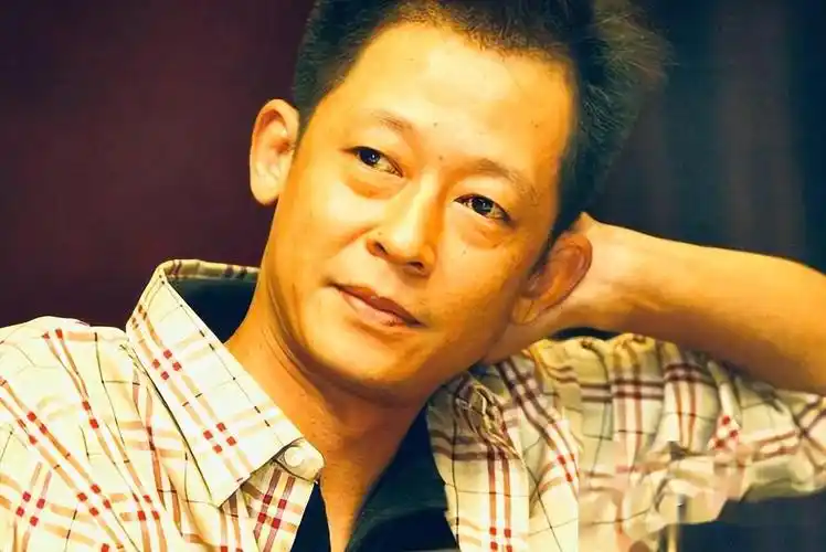 演员王志文坚守自我告别坑上低头拒绝与冯小刚合作