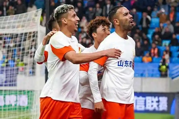 原创山东鲁能两大归化球员10绝杀引争议