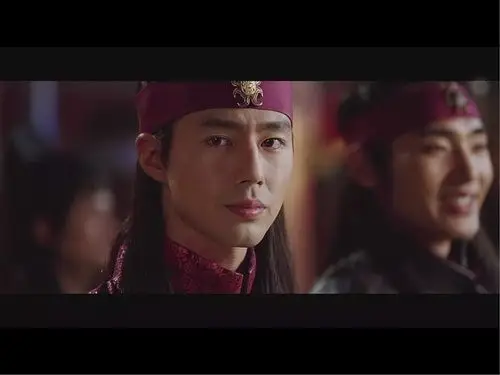 已经看了好几遍,赵寅成的古装实在美的不要不要的,花痴爆棚!