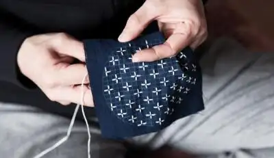 这种技巧最早是用来表现水波,或者用来缝补衣服加以装饰.