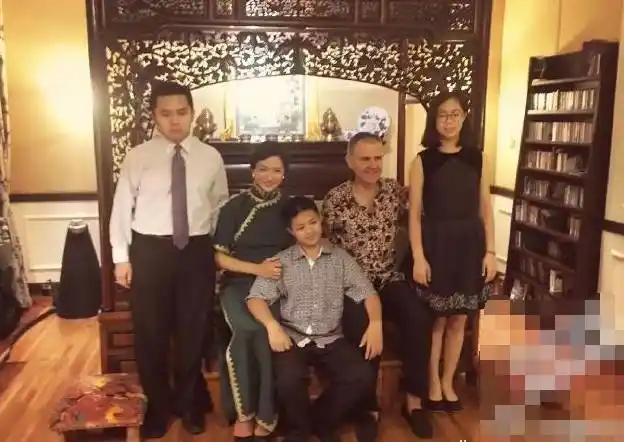 金星与外国老公秀恩爱 超级豪宅曝光古色古香(组图)